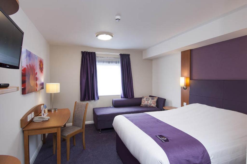 Premier Inn Swindon Central Oda fotoğraf