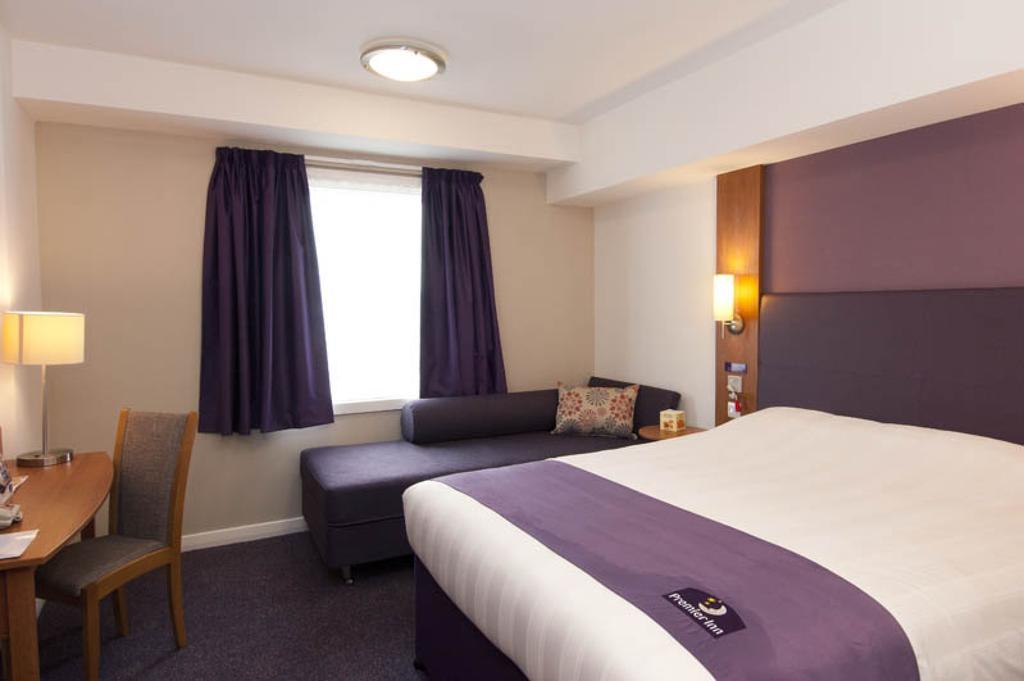 Premier Inn Swindon Central Oda fotoğraf