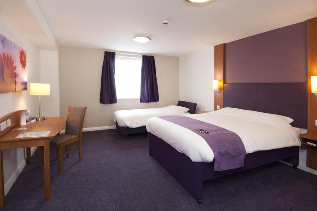 Premier Inn Swindon Central Oda fotoğraf