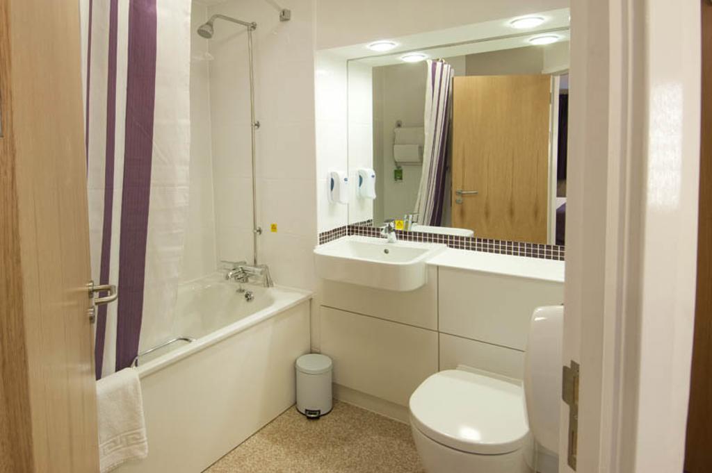 Premier Inn Swindon Central Oda fotoğraf