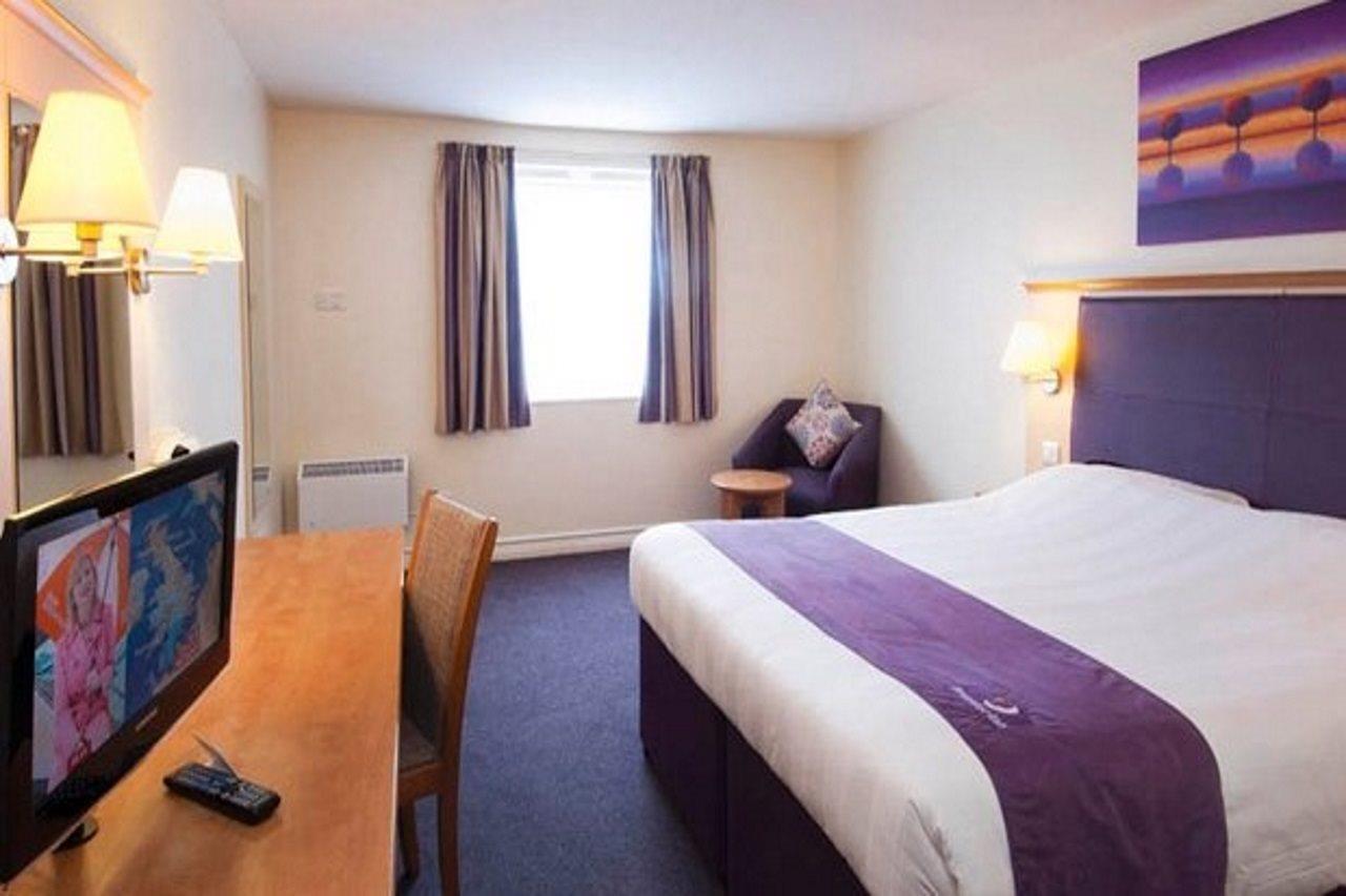Premier Inn Swindon Central Dış mekan fotoğraf
